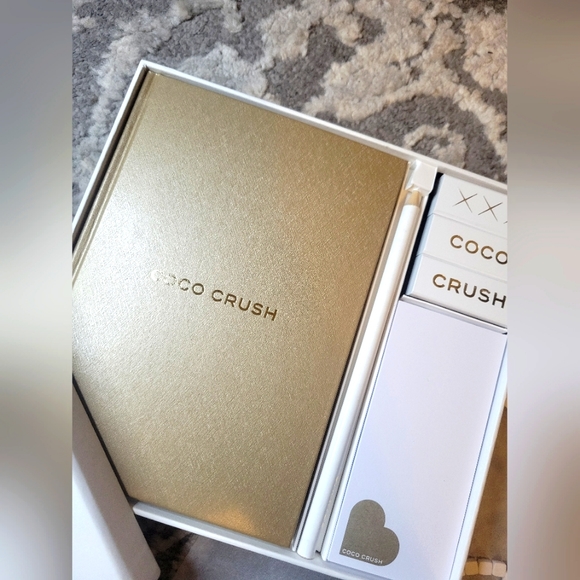 Chanel gift set - Picture 2 of 4